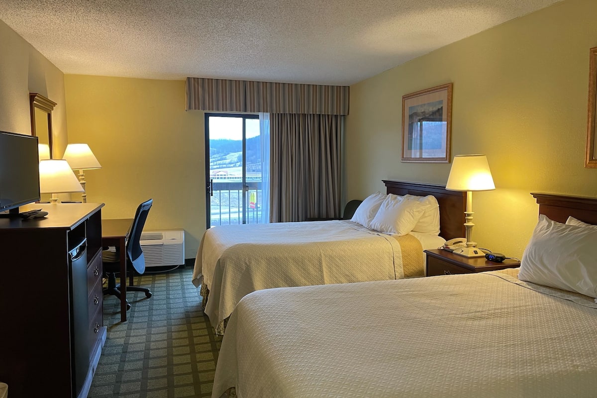 in-room safe, desk, laptop workspace, iron/ironing board