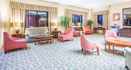 Days Inn & Suites by Wyndham Sutton Flatwoods