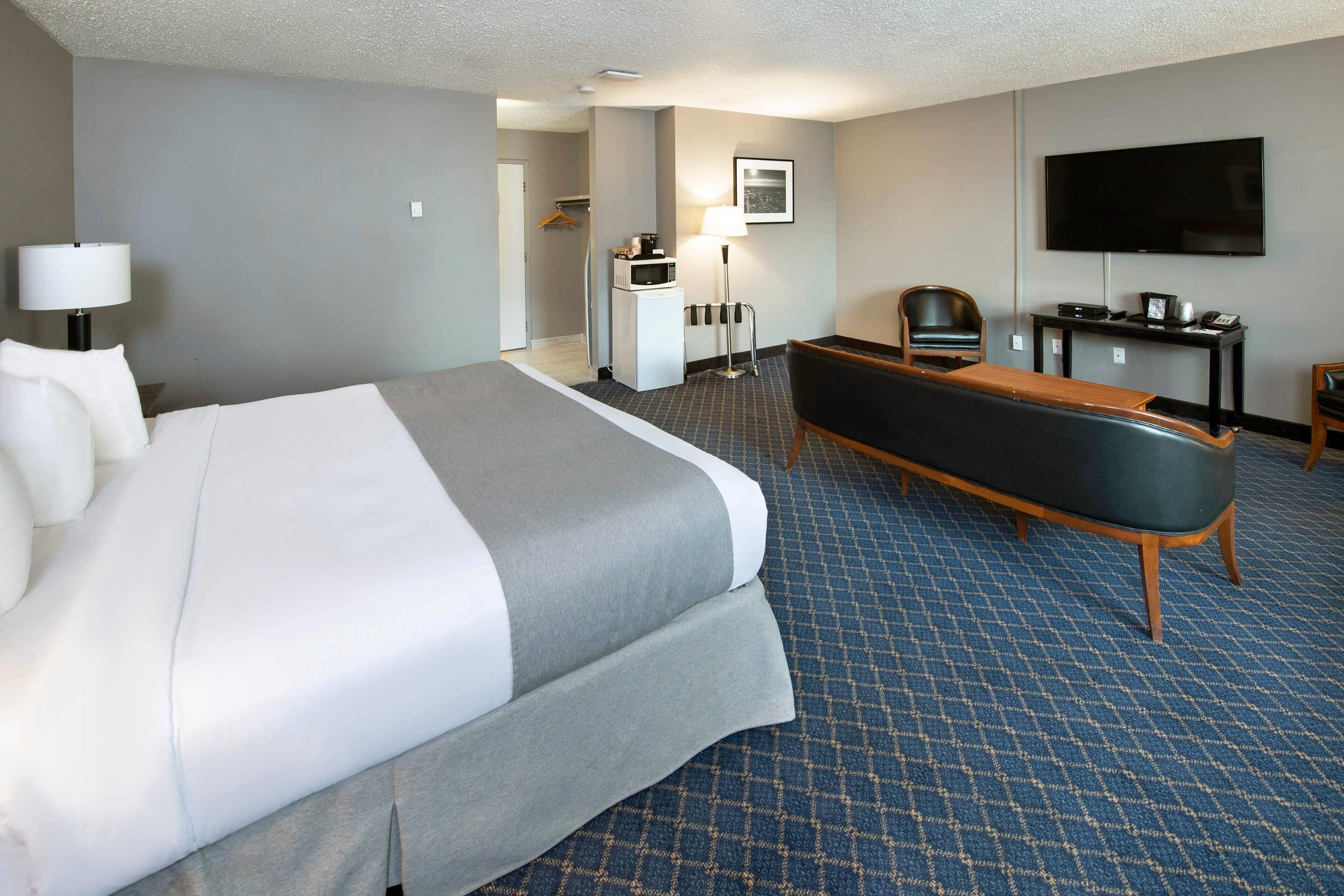 Phòng Suite, 1 giường cỡ king, không hút thuốc | Trang trí khác biệt, trang bị nội thất với thiết kế riêng biệt, bàn 