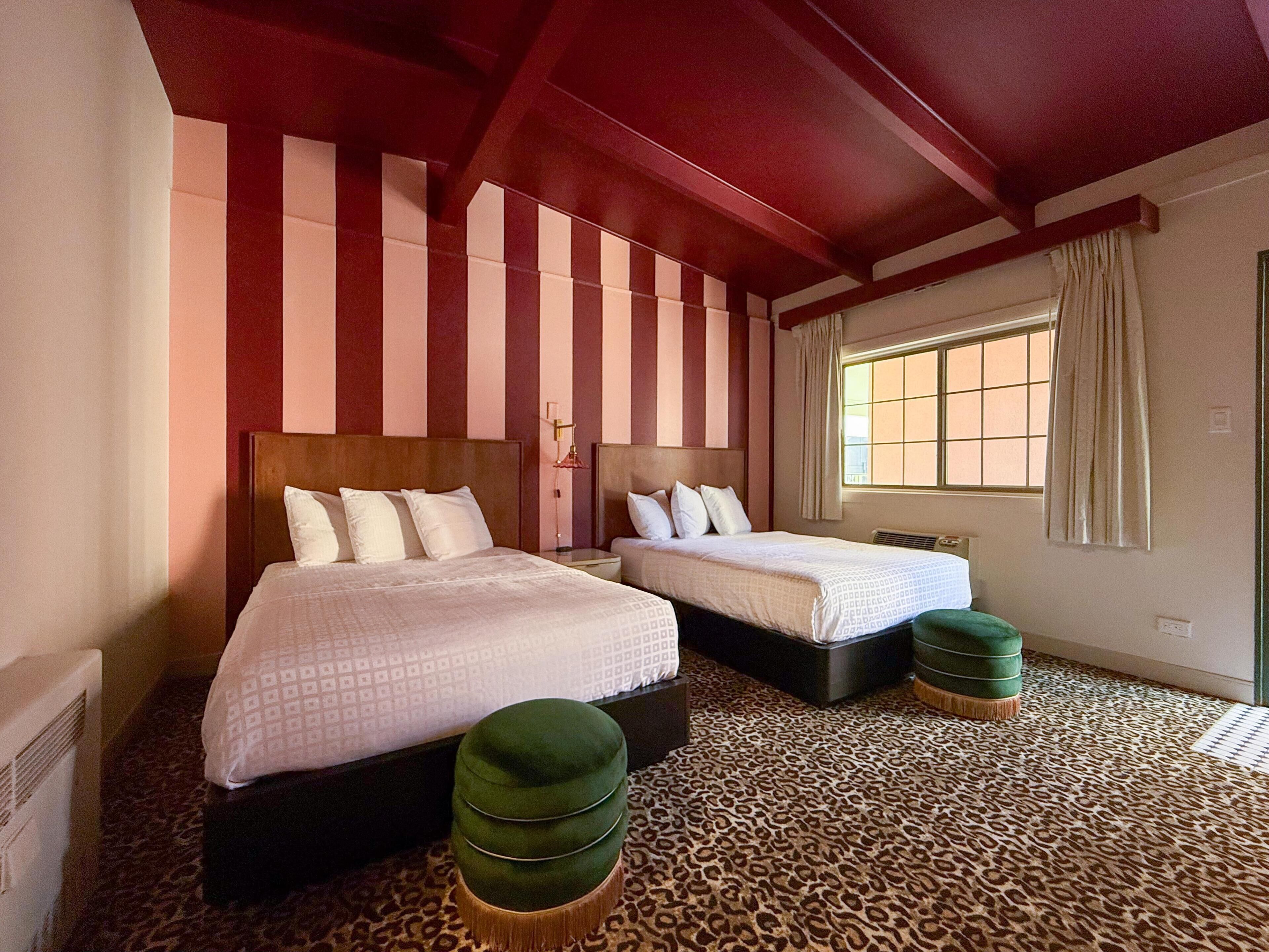 Pengeskab på værelset, skrivebord, strygejern/strygebræt, gratis Wi-Fi