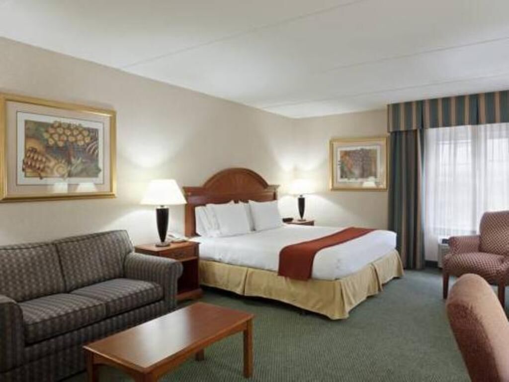 Premium bedding, pillowtop beds, in-room safe, laptop workspace