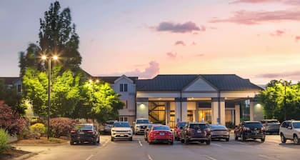 Best Western Hartford Hotel & Suites