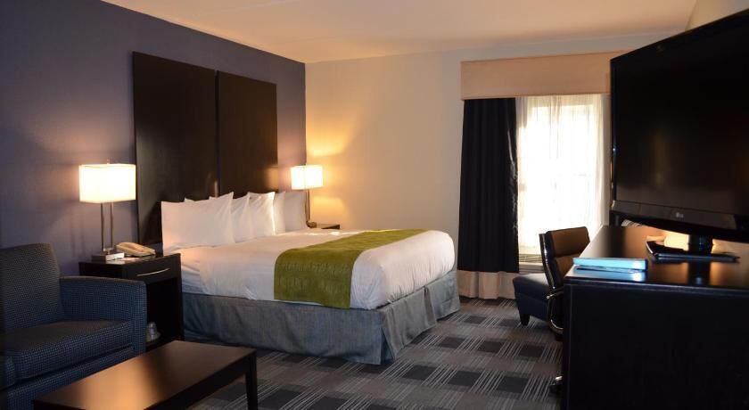 Premium bedding, pillowtop beds, in-room safe, laptop workspace