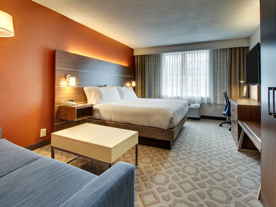 Quarto standard, 1 cama King e sofá-cama | Roupas de cama antialérgicas, cofres nos quartos, escrivaninha