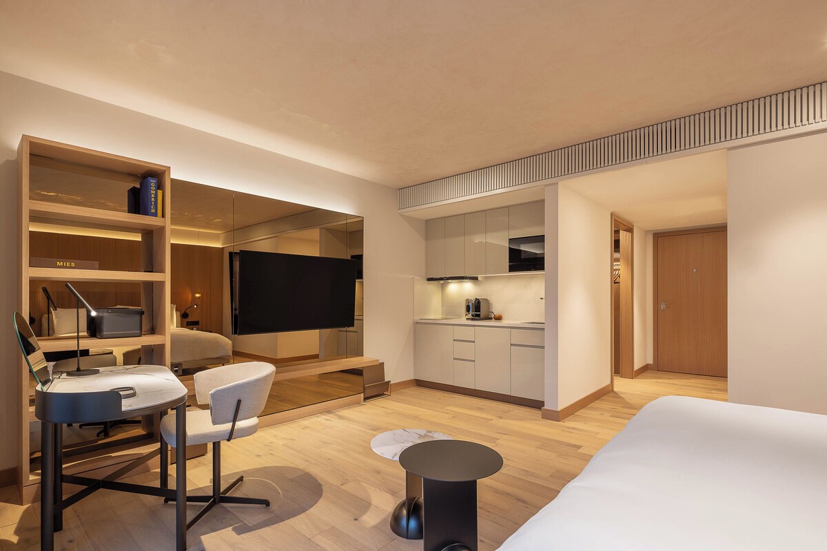 Studio, 1 lit double, cuisine (Adjacent Building) | Draps en coton égyptien, literie de qualité, couette en duvet