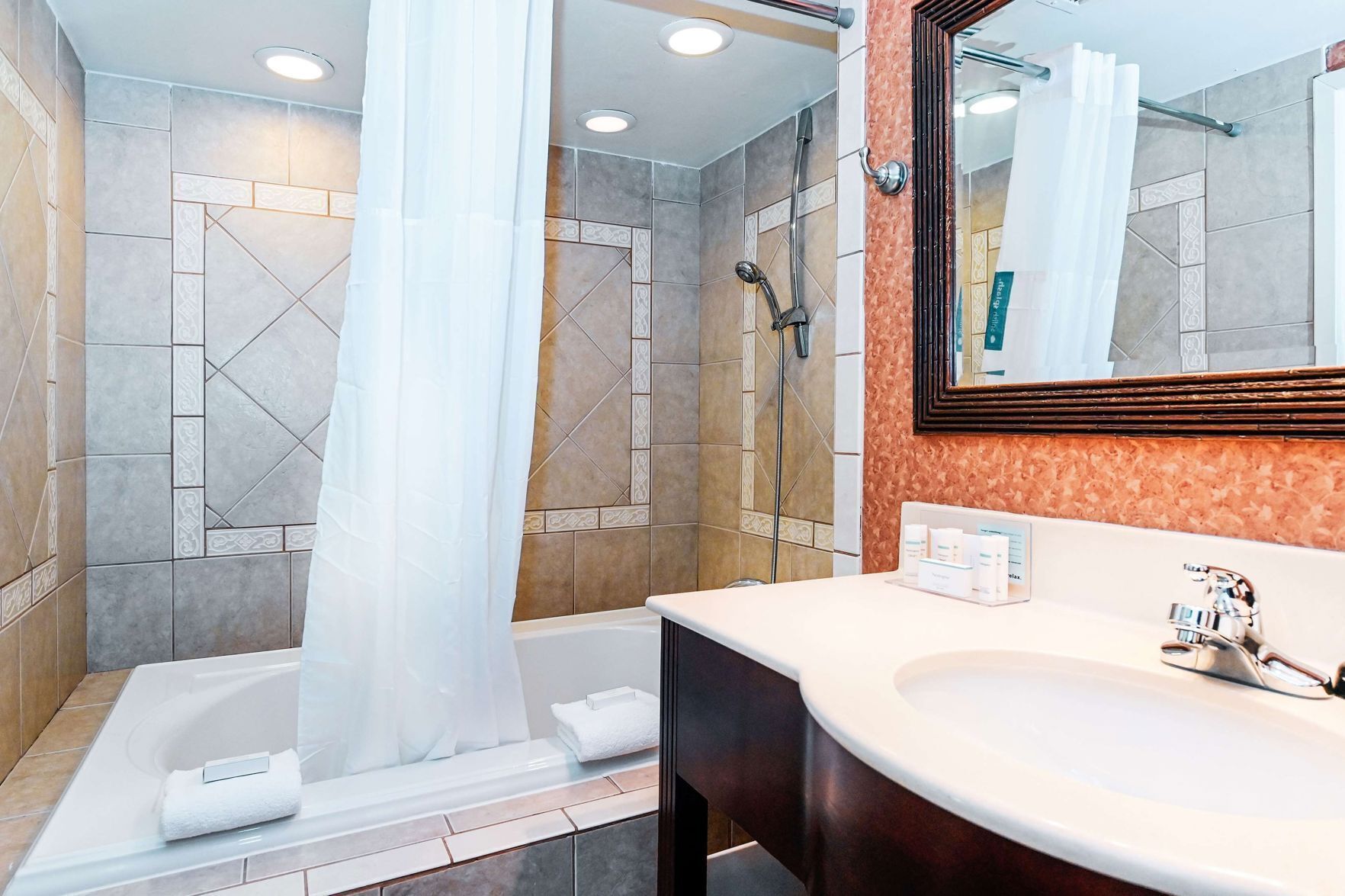 Bathroom | Bathtub, free toiletries, hair dryer, towels