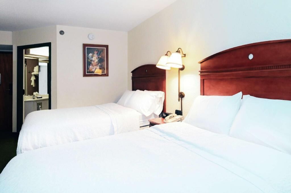 Minibar, in-room safe, laptop workspace, iron/ironing board