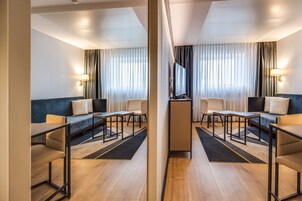 Suite 22nd floor | Ropa de cama de alta calidad y escritorio