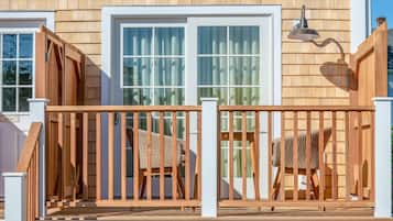 Bureau, rideaux occultants, fer et planche Ă repasser, Wi-Fi gratuit