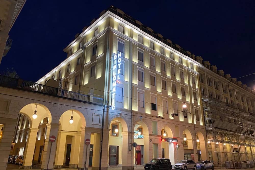 Hotel Diplomatic