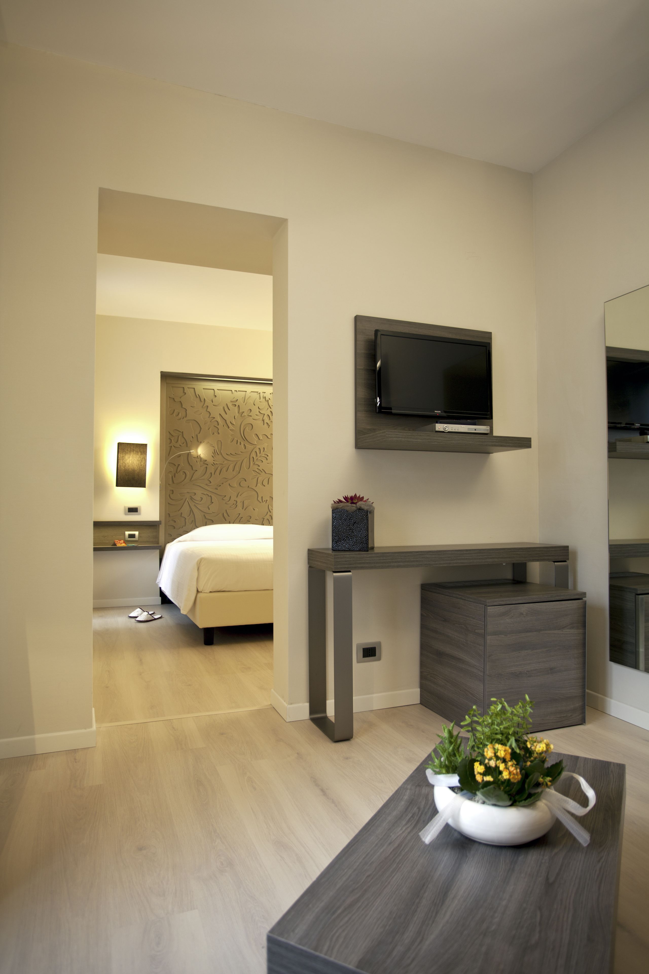 Junior-Suite | Wohnbereich | 20-Zoll-Fernseher mit Digitalempfang