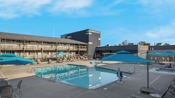 Seasonal outdoor pool, open 10:00 AM to 10 PM, free pool cabanas