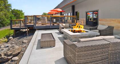 Richland Riverfront Hotel and Conference Center, Ascend Hotel Collection