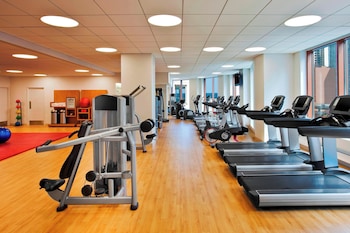 Fitness center at Sheraton Grand Chicago Riverwalk