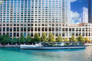 Exterior - Sheraton Grand Chicago Riverwalk (Chicago)