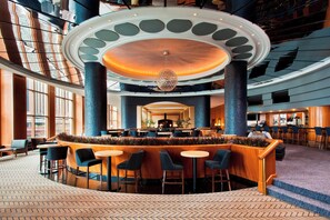 2 bars/lounges - Sheraton Grand Chicago Riverwalk (Chicago)