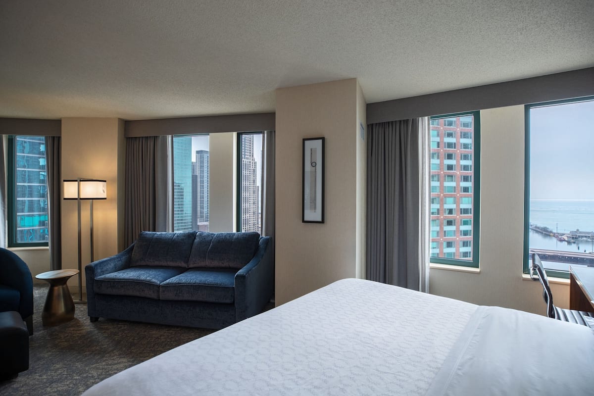 Room, 1 King Bed, Non Smoking | Down duvets, pillow-top beds, in-room safe, desk