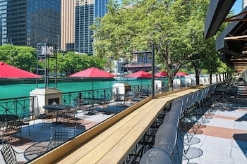 3 restaurants, breakfast, lunch, dinner served; American cuisine at Sheraton Grand Chicago Riverwalk