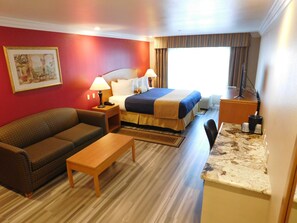 Desk, iron/ironing board, free cots/infant beds, free WiFi - Best Western Plus Anaheim Orange County Hotel (Placentia)