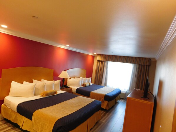 Desk, iron/ironing board, free cots/infant beds, free WiFi - Best Western Plus Anaheim Orange County Hotel (Placentia)