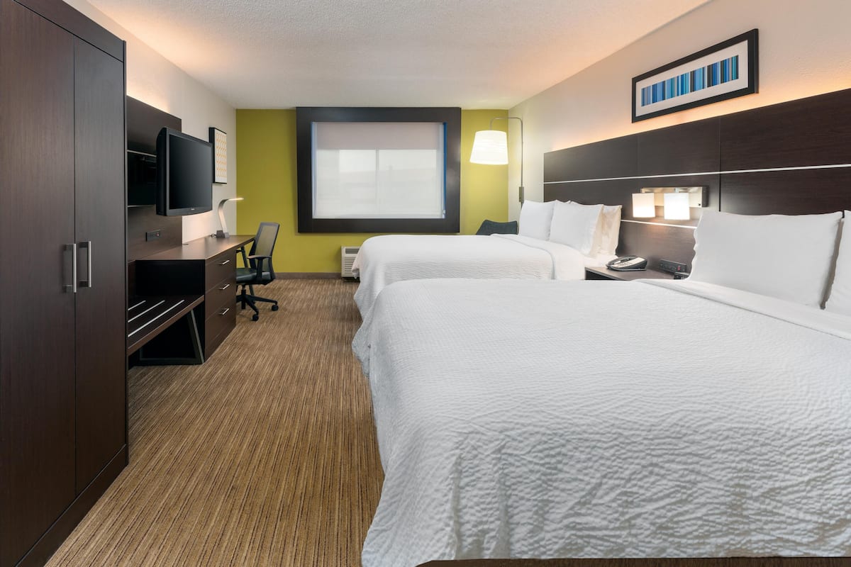 Egyptian cotton sheets, premium bedding, pillow-top beds, in-room safe