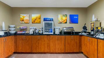 Free daily continental breakfast