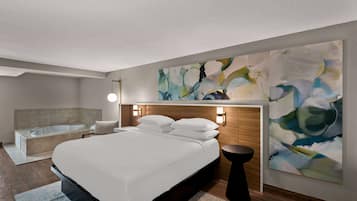 Studio Suite, 1 King Bed, Non Smoking | Down duvets, pillow-top beds, in-room safe, desk