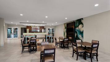 Ilmainen päivittäinen itsepalveluaamiainen