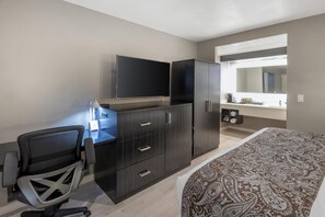 Standard Room, 1 King Bed with Sofa bed, Non Smoking, Refrigerator & Microwave (with Sofabed) | In-room safe, iron/ironing board, free WiFi, bed sheets
