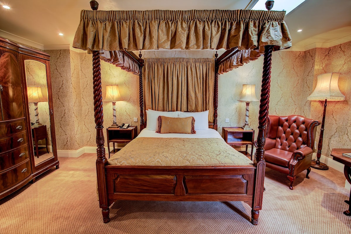 Standard Double Room, 1 Double Bed | In-room safe, desk, iron/ironing board, free WiFi