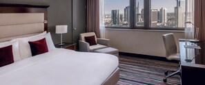 Hypo-allergenic bedding, in-room safe, desk, iron/ironing board - Frankfurt Marriott Hotel (Frankfurt)