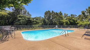 Piscina externa sazonal