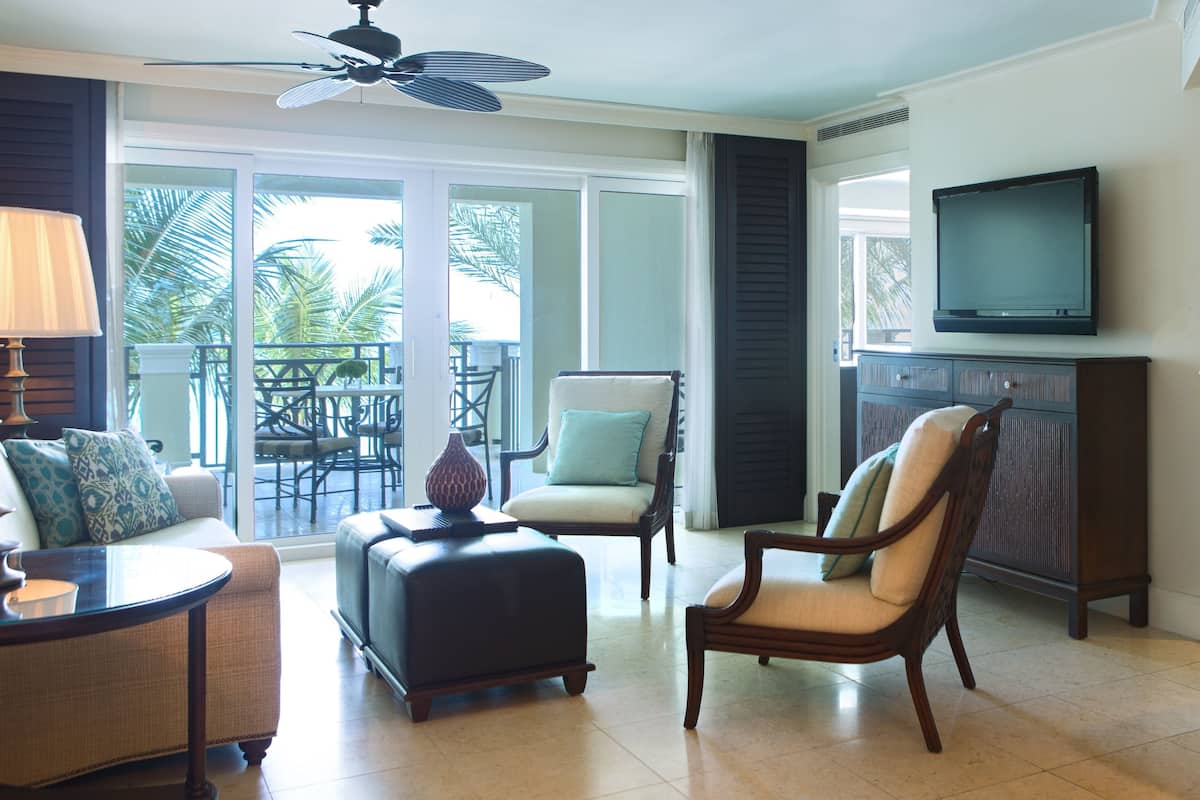 1 bedroom, premium bedding, minibar, in-room safe