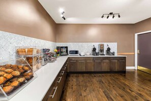 Free daily continental breakfast
