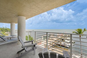 Oceanview Two-Bedroom Suite | Vistas al mar
