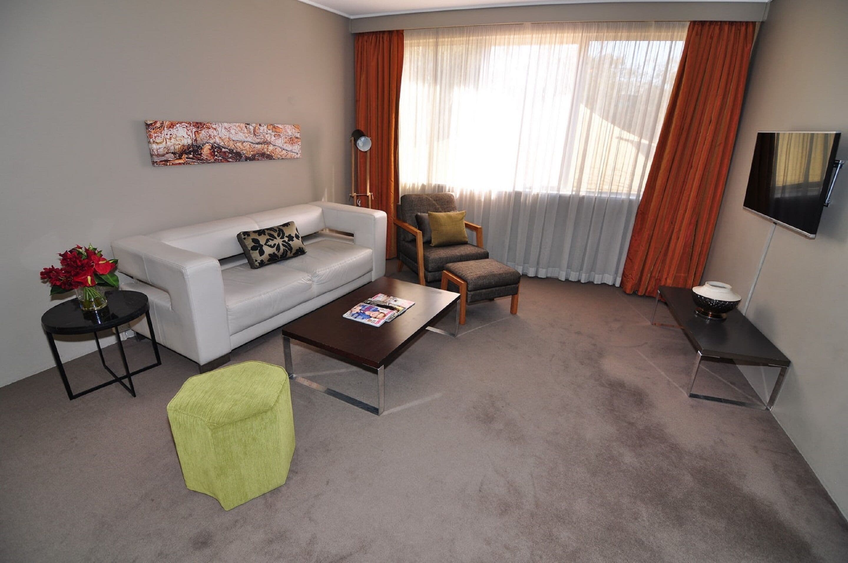 32-inch lcd tv with digital channels, tv