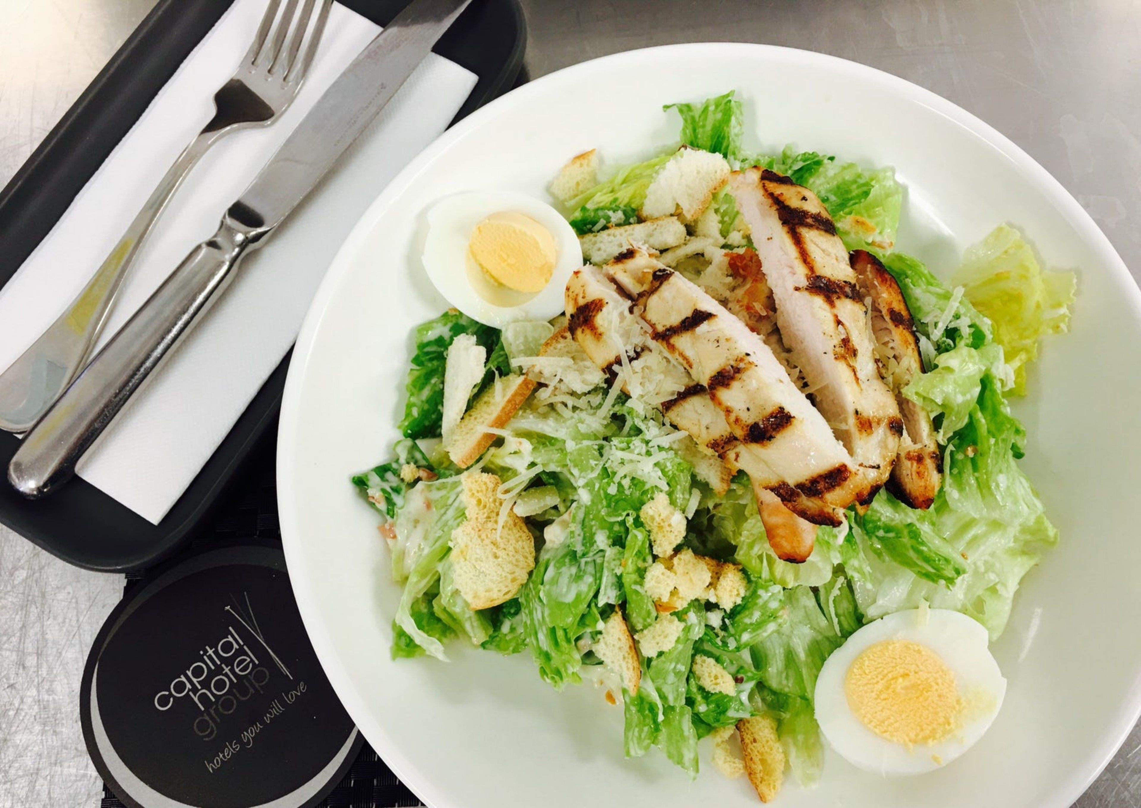 Desayuno completo todos los días (con cargo) 