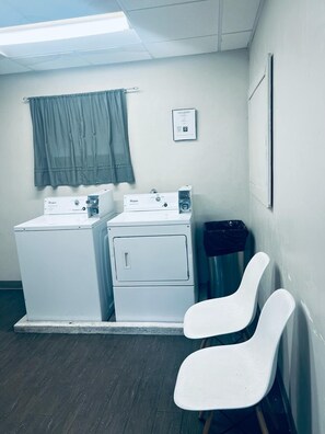 Laundry room - Baymont by Wyndham Durango (Durango)