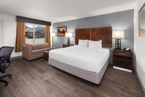 Room, 1 King Bed, Accessible, Non Smoking (Bathtub w/ Grab Bars) | Desk, laptop workspace, blackout drapes, iron/ironing board - Baymont by Wyndham Durango (Durango)