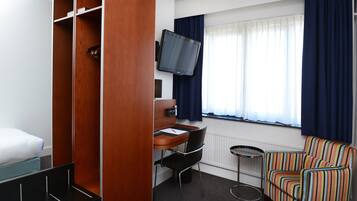 Standard Single Room | In-room safe, desk, iron/ironing board, cribs/infant beds
