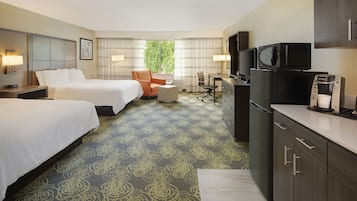 1 Schlafzimmer, hochwertige Bettwaren, Schreibtisch