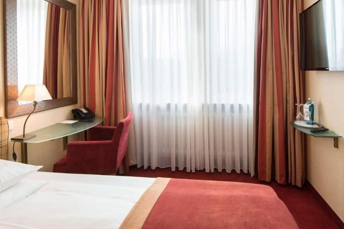 Down duvets, minibar, in-room safe, desk