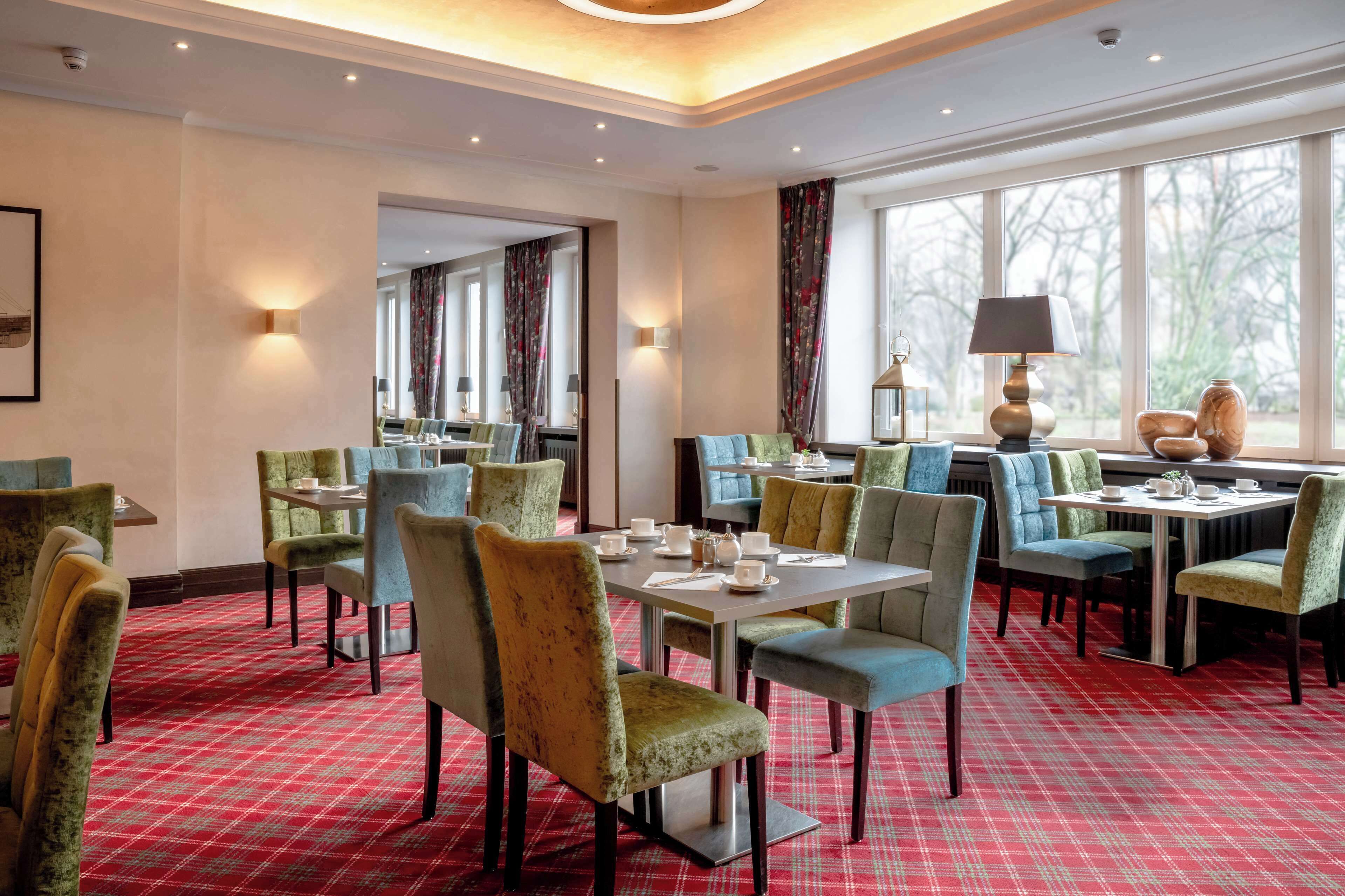 Frukostbuffé varje dag (EUR 22 per person)