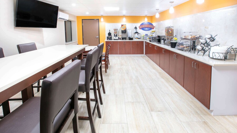 Baymont by Wyndham Plano