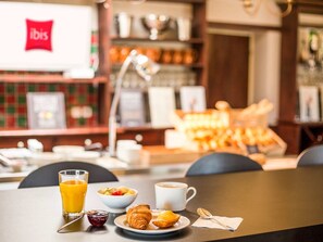 Frokostbuffé hver dag (EUR 12.90 per person)