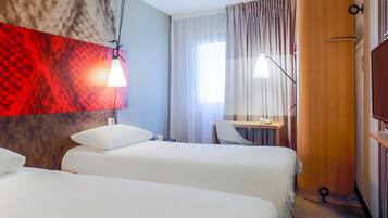 Standard Twin Room, 2 Twin Beds | Pillowtop beds, desk, soundproofing, free cribs/infant beds
