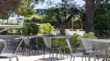 Bar (in der Unterkunft)