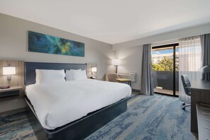 Rom, 1 kingsize-seng, ikke-røyk (Upgrade) | Sengetøy av topp kvalitet, skrivebord og skrivebord for bærbar PC