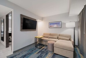 Premium bedding, desk, laptop workspace, blackout curtains - Clarion Pointe OKC Airport (Oklahoma City)