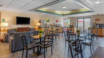 Free daily continental breakfast